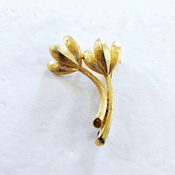 Vintage Signed Marvella Floral Bouquet Matte Brushed Gold Tone Brooch Pin - Picture 1 of 9